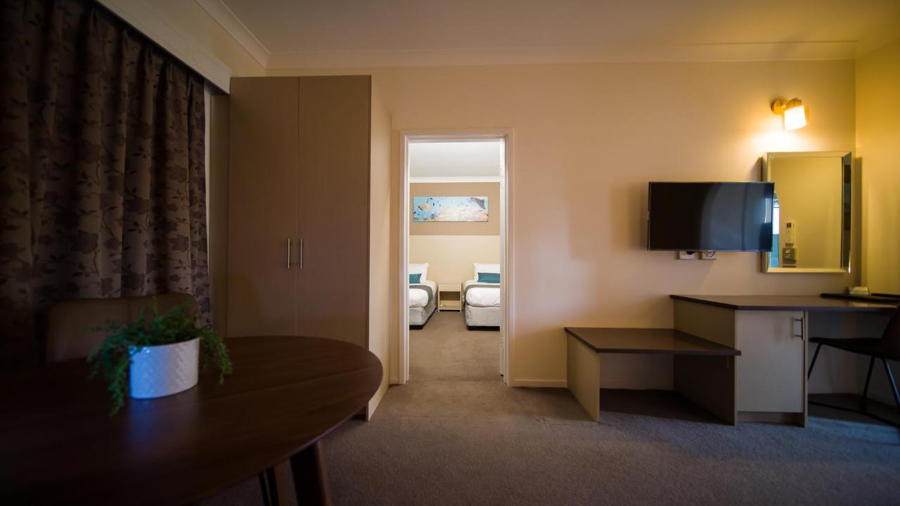 Hamilton'S Queanbeyan Motel Exteriör bild