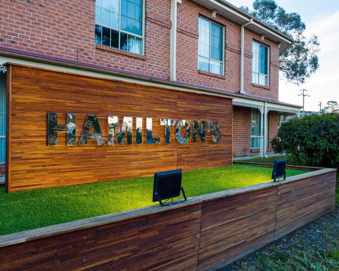 Hamilton'S Queanbeyan Motel Exteriör bild