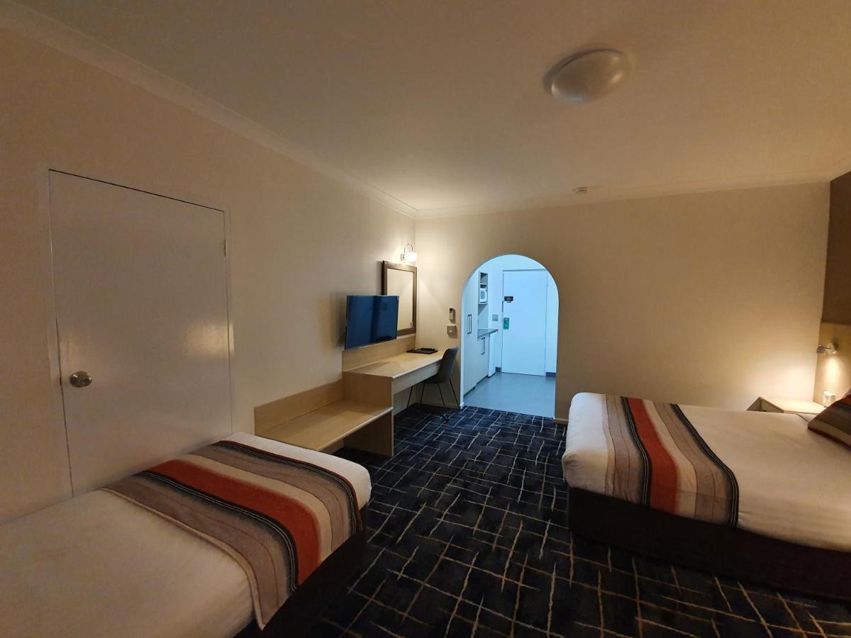 Hamilton'S Queanbeyan Motel Exteriör bild