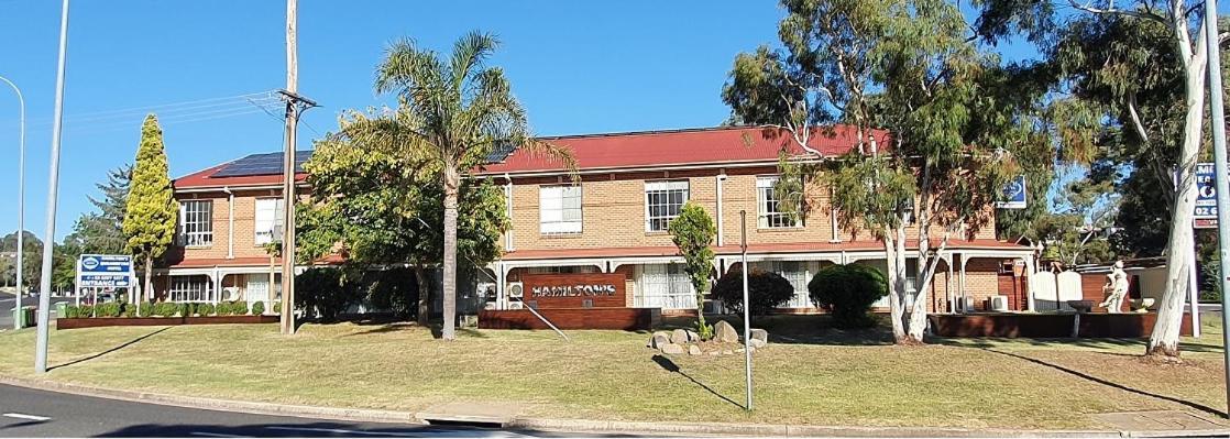 Hamilton'S Queanbeyan Motel Exteriör bild