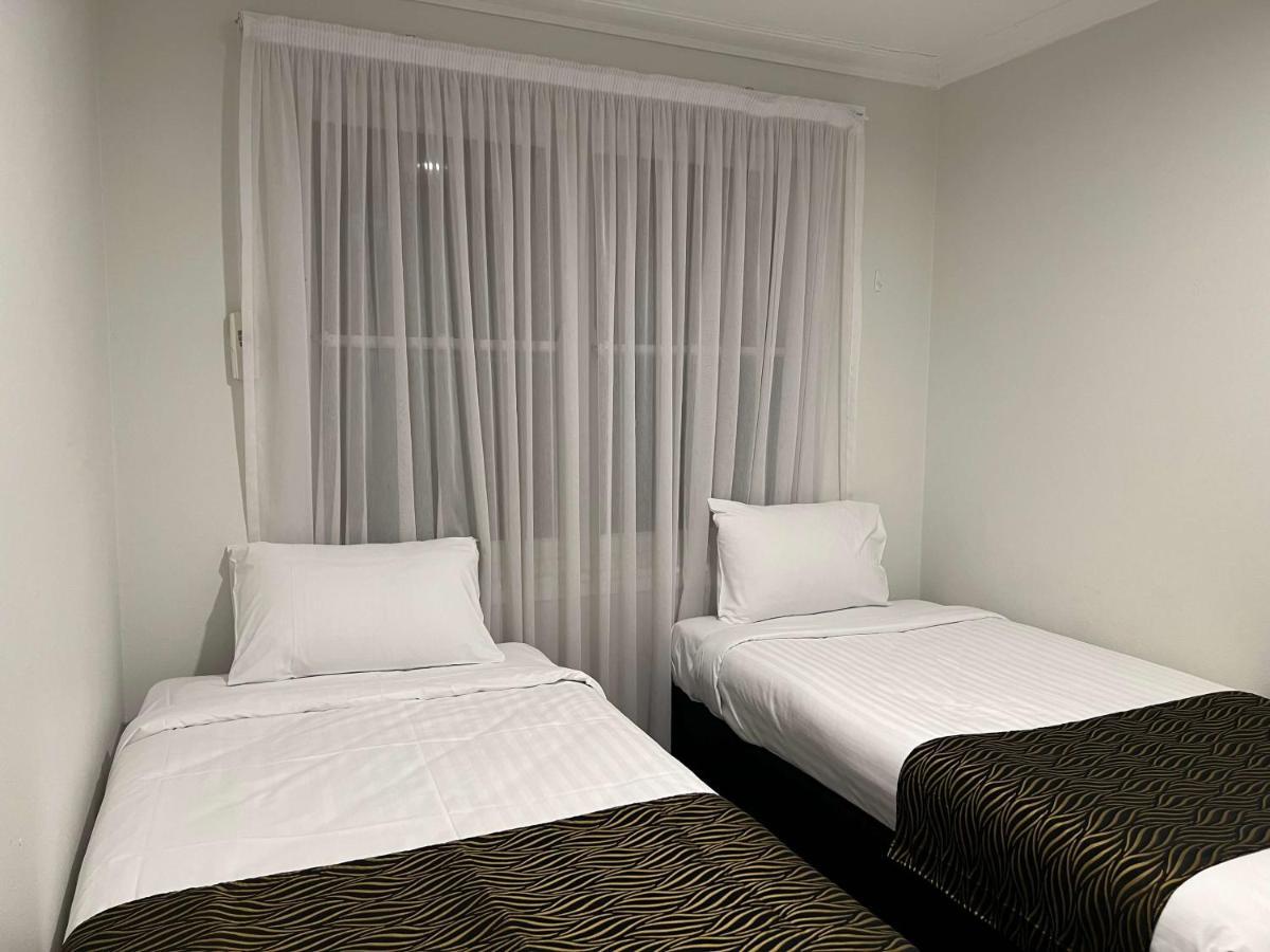 Hamilton'S Queanbeyan Motel Exteriör bild
