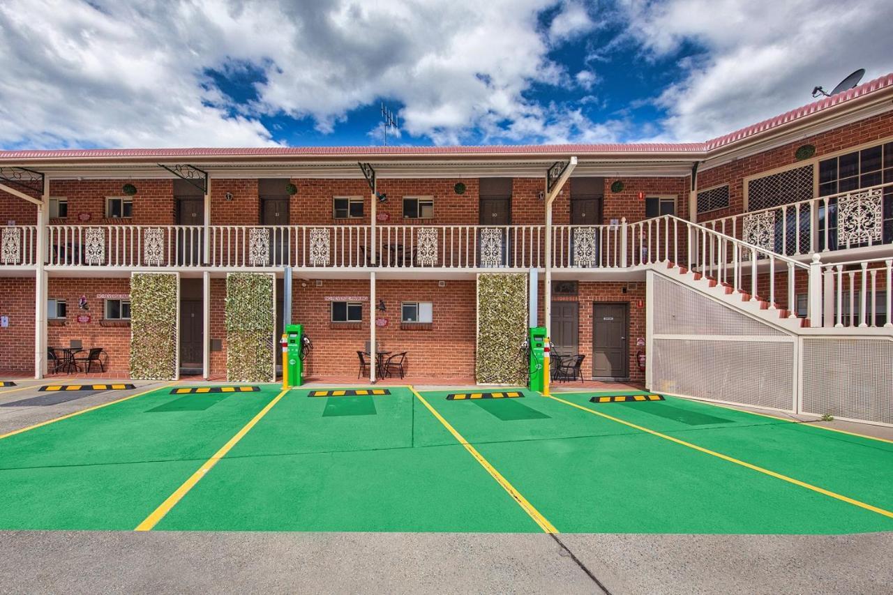 Hamilton'S Queanbeyan Motel Exteriör bild