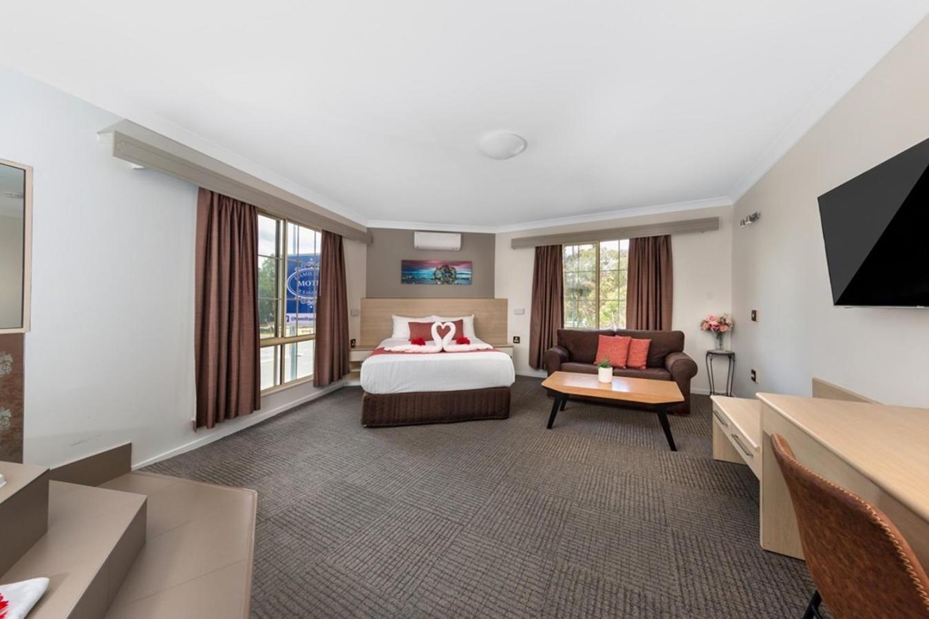 Hamilton'S Queanbeyan Motel Exteriör bild